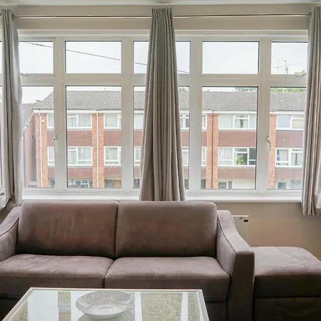 Luxury 5 Star Apartments, Parking, Garden, Near Metro Stations 10-15Mins To Лондон Экстерьер фото