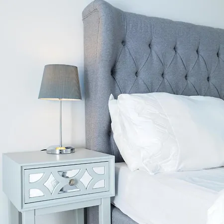 Luxury 5 Star Apartments, Parking, Garden, Near Metro Stations 10-15Mins To Лондон Экстерьер фото
