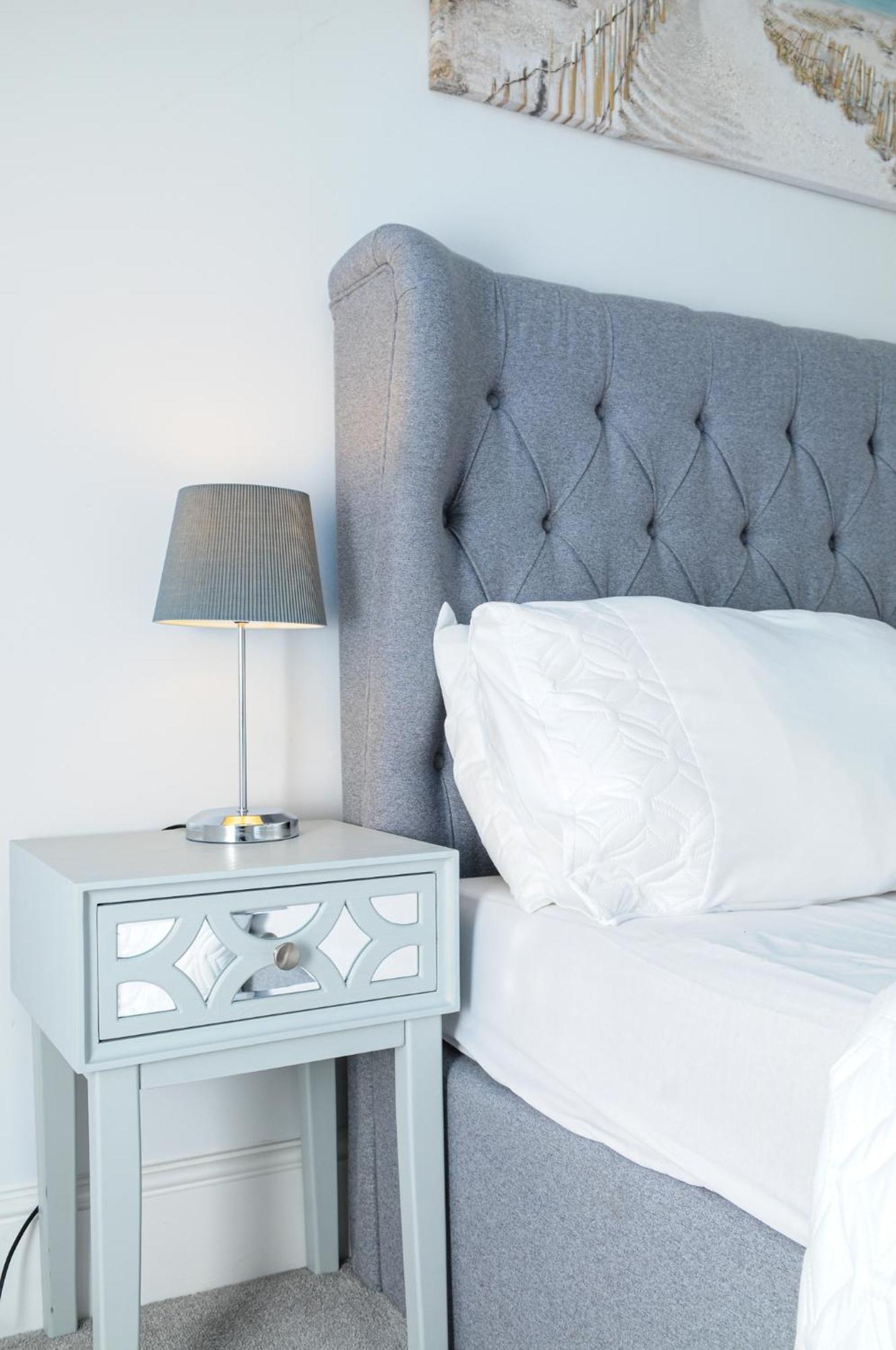 Апартаменты Luxury 5 Star Apartments, Parking, Garden, Near Metro Stations 10-15mins To Лондон