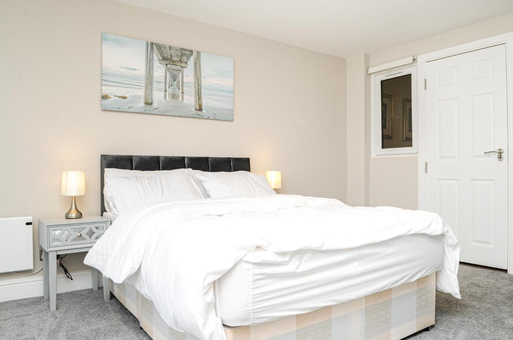 Luxury 5 Star Apartments, Parking, Garden, Near Metro Stations 10-15mins To * Лондон