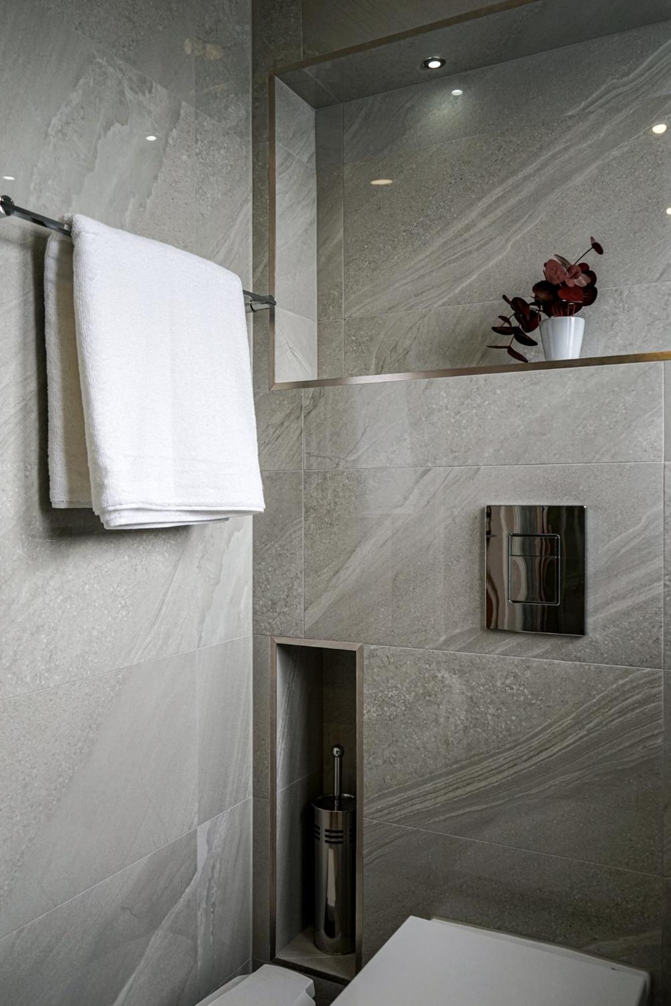 Luxury 5 Star Apartments, Parking, Garden, Near Metro Stations 10-15mins To Апартаменты